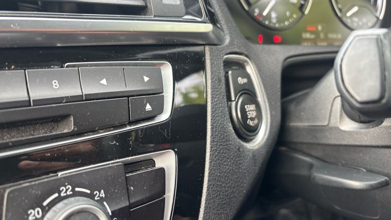 BMW 1 Series 118i [1.5] Sport 5dr [Nav/Servotronic] Petrol Hatchback